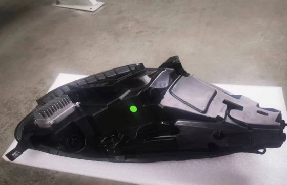 El conjunto de faros LED en el lado izquierdo para Tesla Model 3 Y 2021-2023