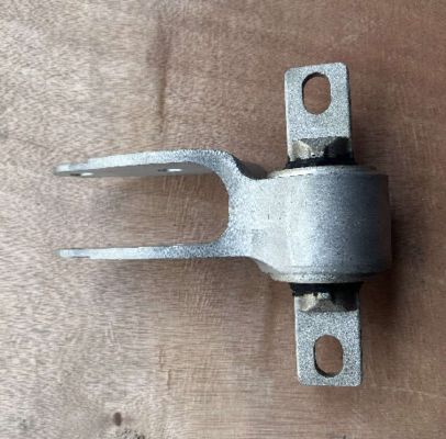 Soporte de montaje del brazo de la unidad de accionamiento delantera izquierda 12-21 Tesla Model S X 1055366-00-H