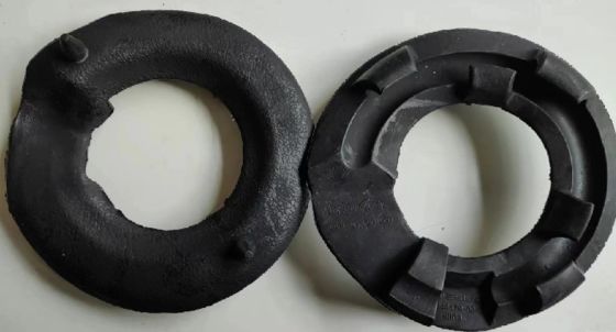 Cubierta de almohadilla aislante de resorte helicoidal trasero Tesla Model 3/Y 90 mm x 14 mm Negro