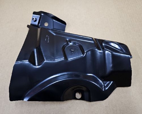 Tesla Modelo Y Mano derecha Bracket inferior del ala 32x32x8 Hierro negro